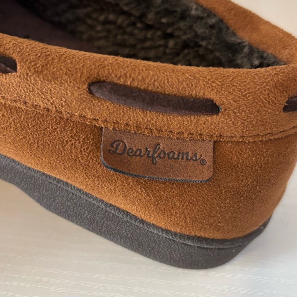 Dearfoams | Mens Tan Suede Loafers
| Size 7-8 - Picture 3 of 6